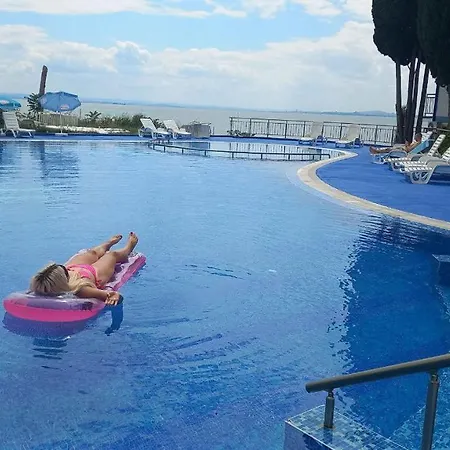 Direkt Am Pool Appartement